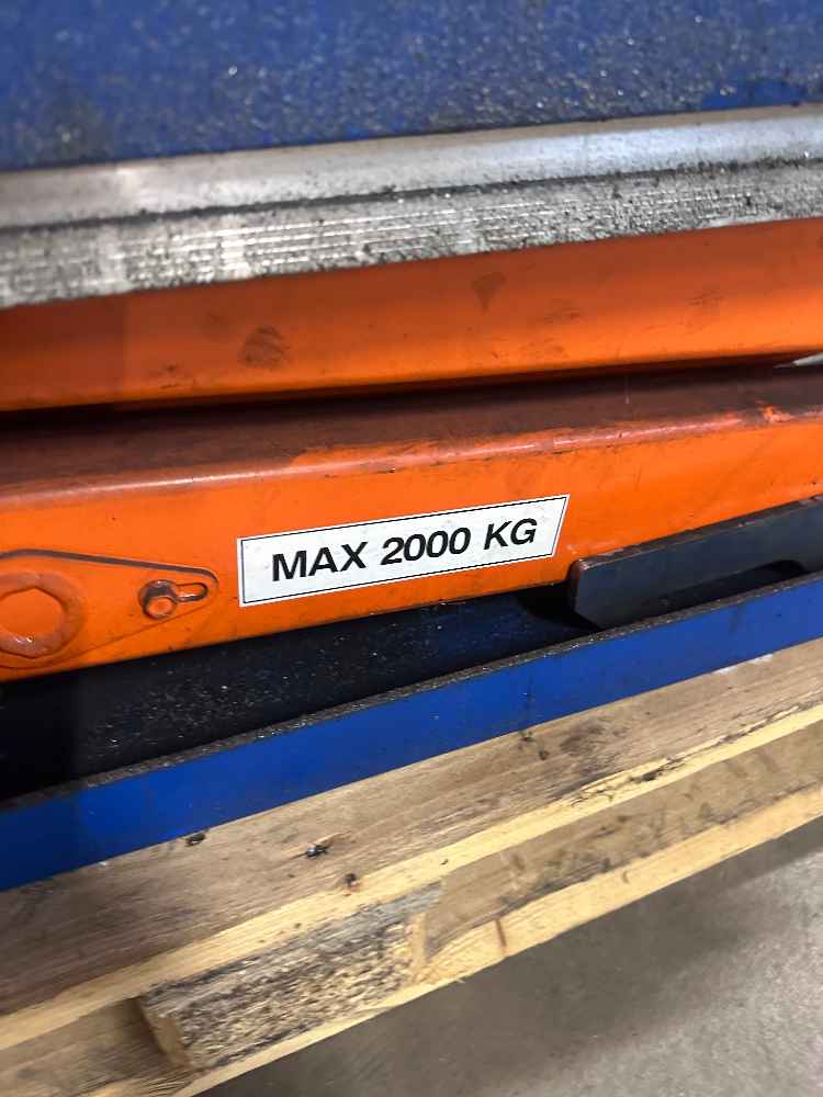 Dźwignik nożycowy, podnośnik stołowy