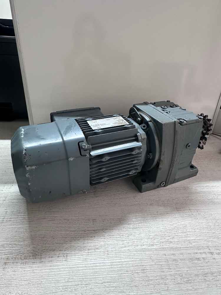 Motoreduktor SEW-EURODRIVE DRS80S4BE1/AL